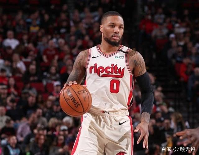 边后卫内收 边后卫内收